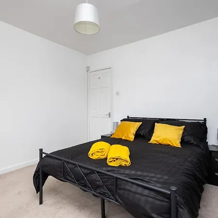 Alt-stay - Leeds - 3 Bed Budget Contractor With Parking * ليدز