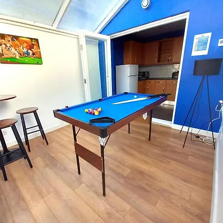 بيت للعطل Alt-stay - Leeds - 3 Bed Budget Contractor With Parking ليدز
